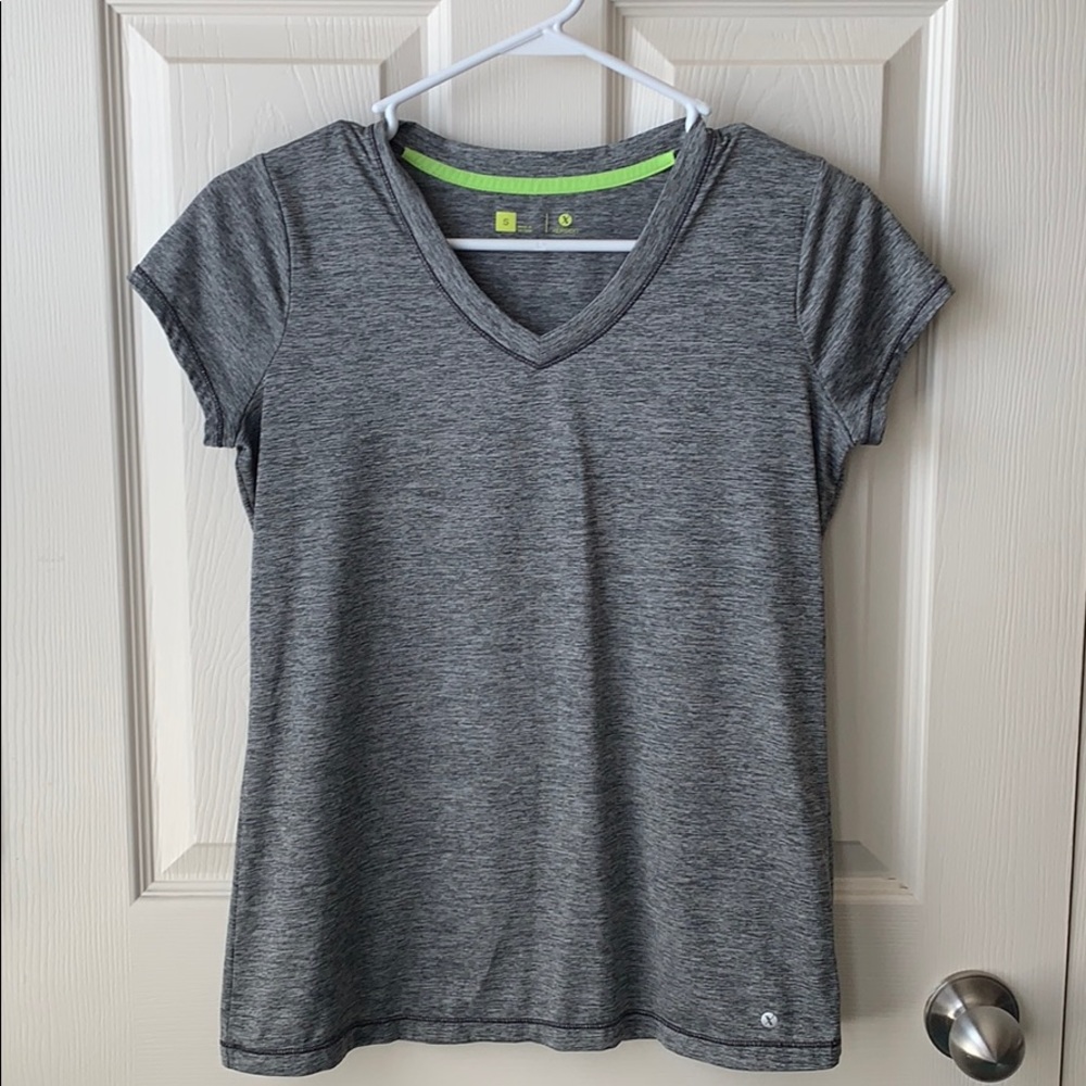 Athletic tee-shirt